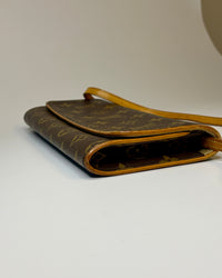 Vintage LV Pochette Twin GM
