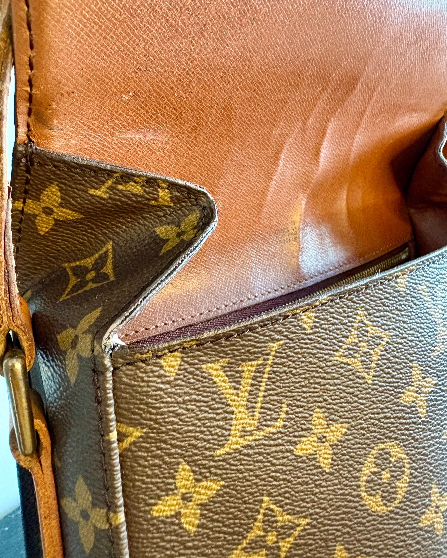 Louis Vuitton | Crossbody | Saint Cloud GM | July '89